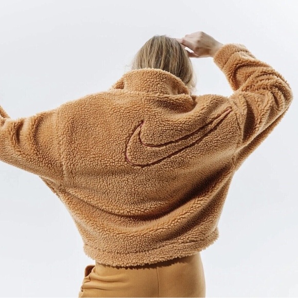 Nike sportswear oversized teddy Sherpa tan and pink jacket! - Picture 5 of 16